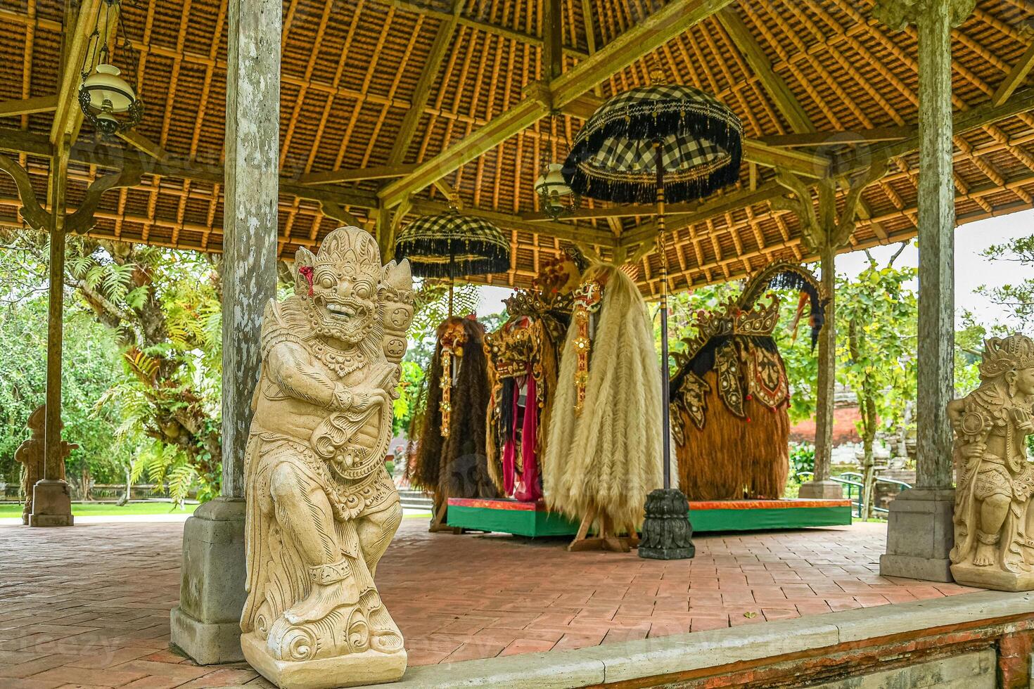 Demon, Barong and Rangda hindu mythology photo