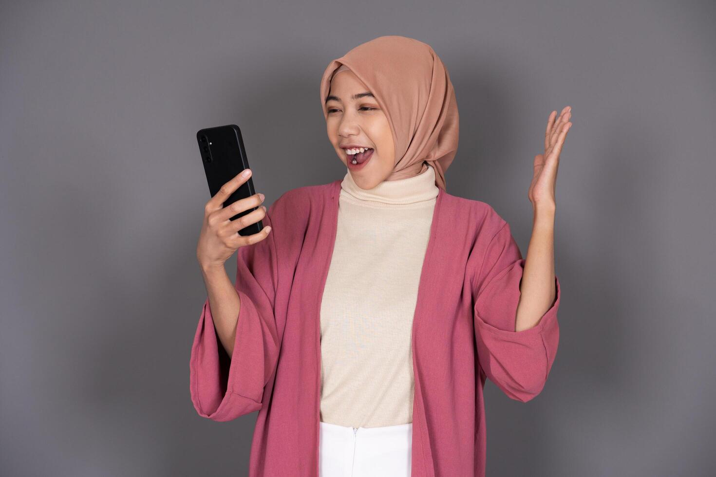 Hijab Girl with Phone Background photo