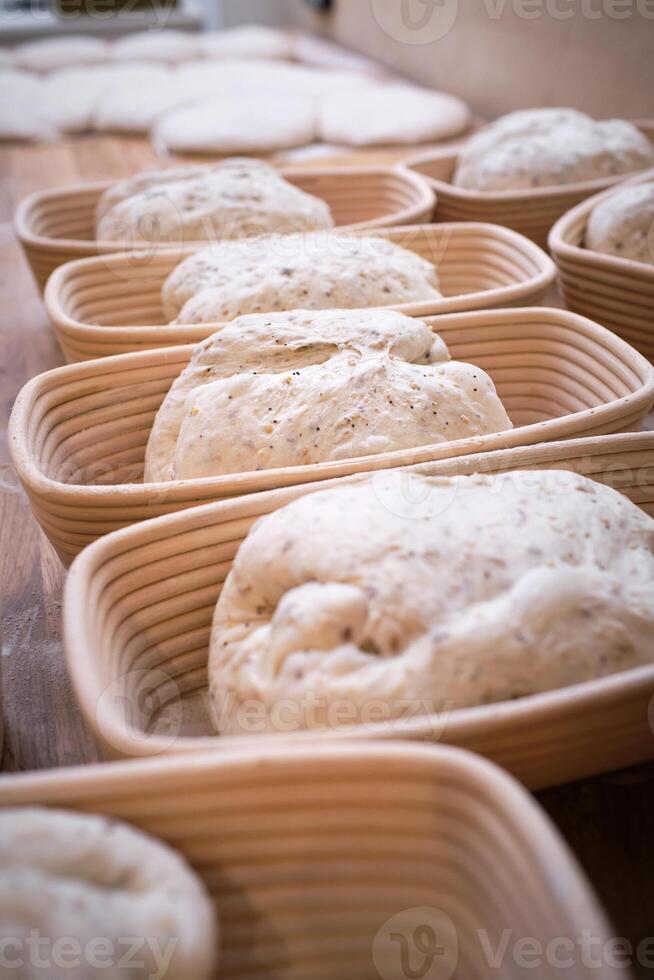 A line of bread in a bowl photo