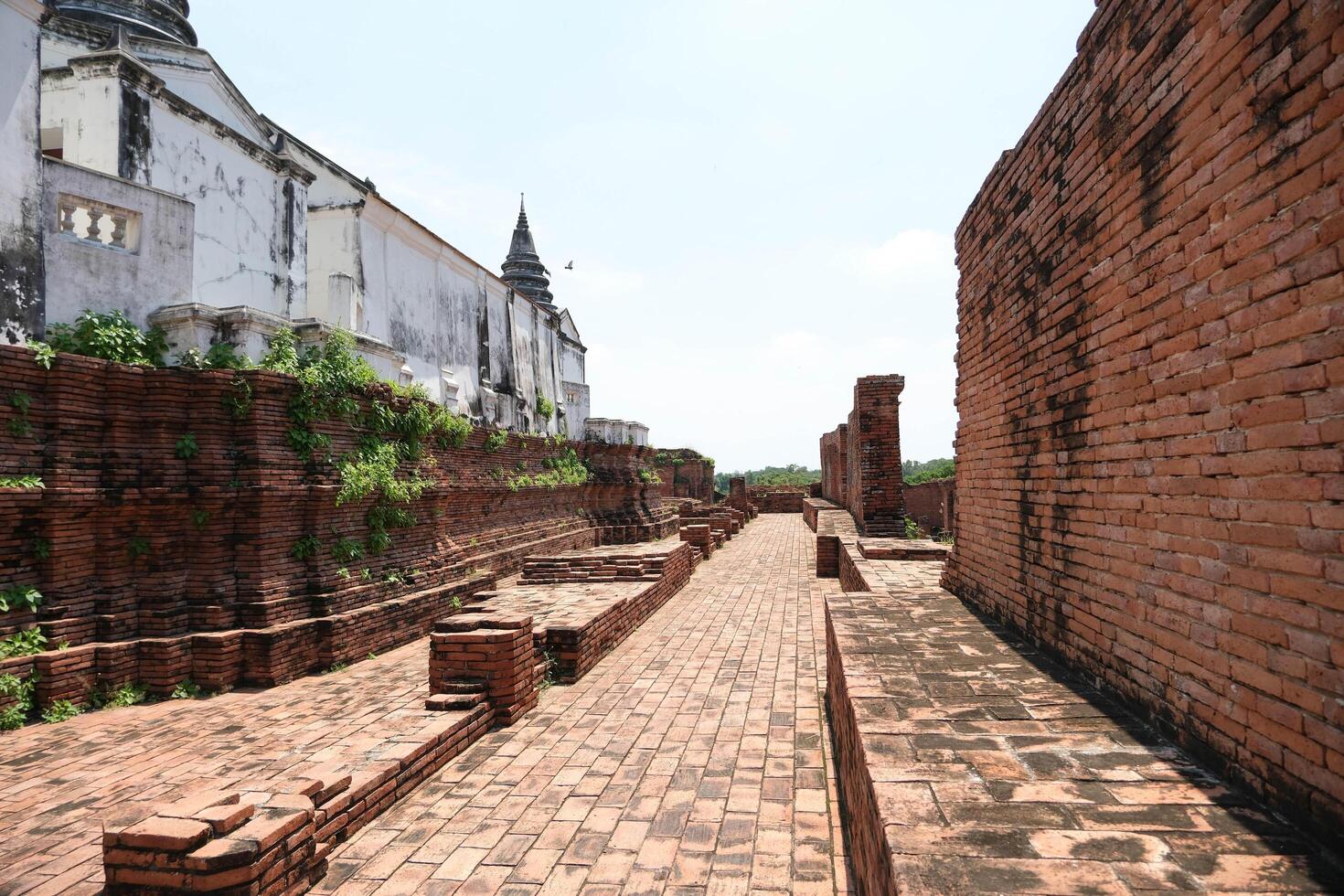 Outdoor ruins of Nakhon Luang Castle, Ayutthaya photo