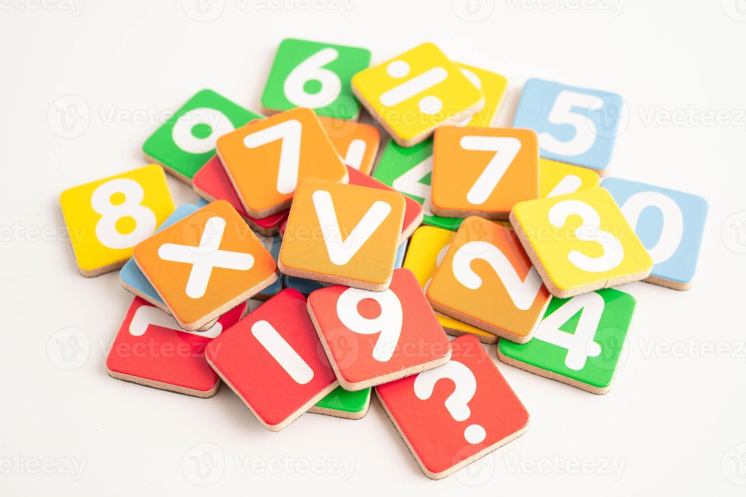 Number wood block cubes for learning Mathematic, education math con photo