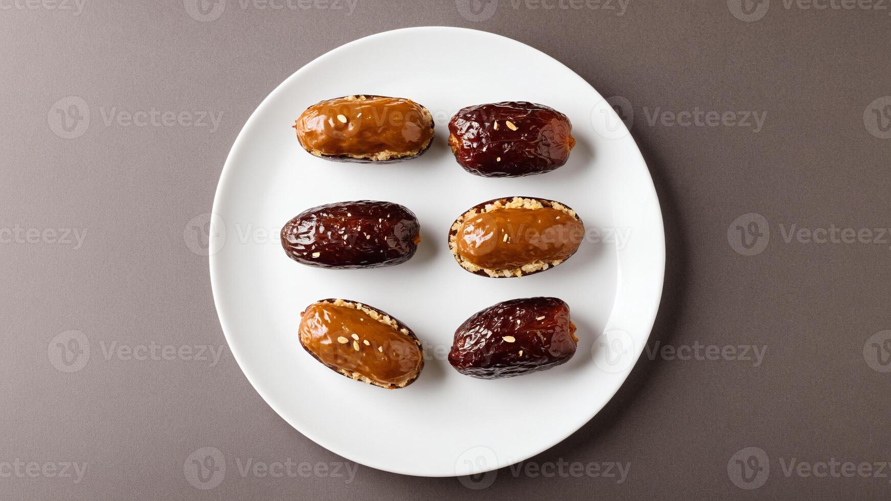 A plate with six dates on it photo