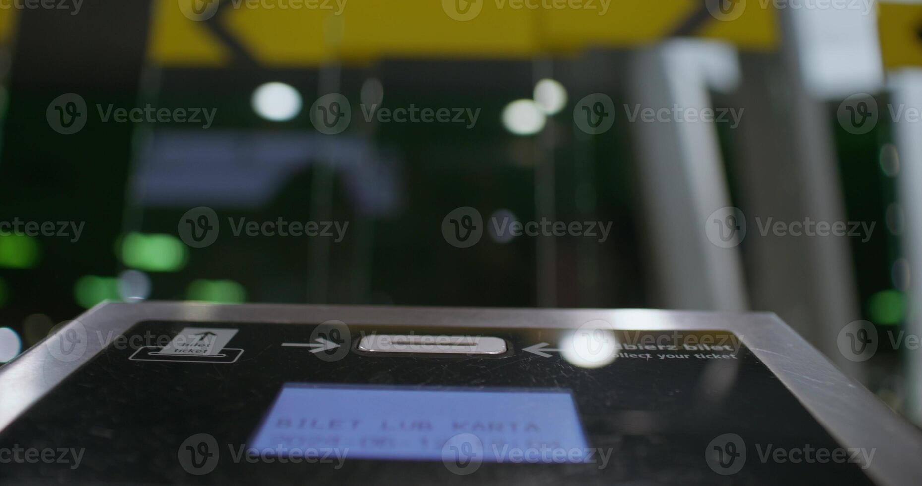 A close up of a machine that is showing a green light photo