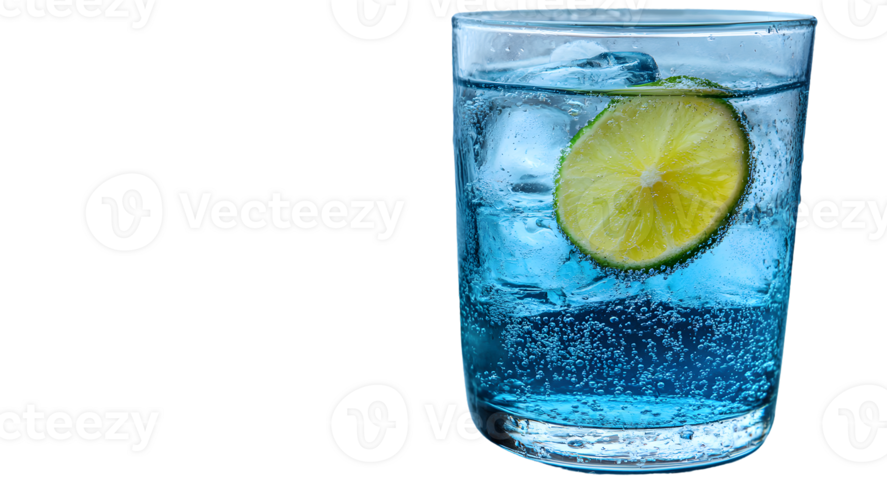 Refreshing Glass of Sparkling Water with Ice and Lime Slice png