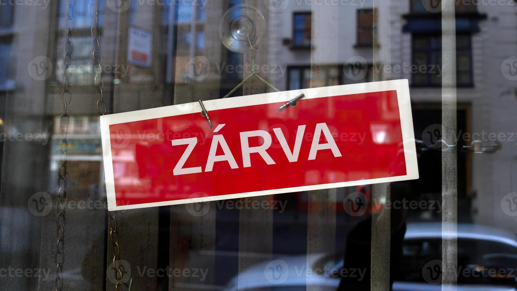 closed sign in Hungarian photo