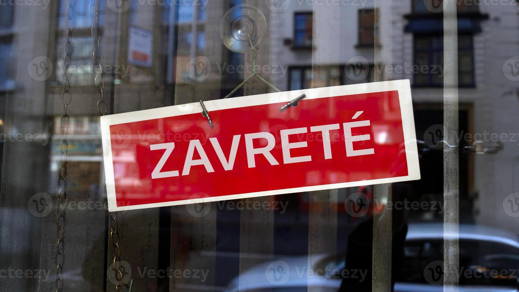 closed sign in Slovak photo