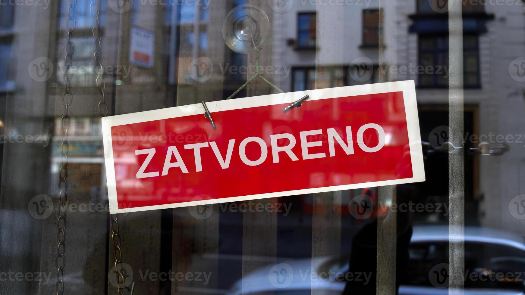 closed sign in Croatian photo