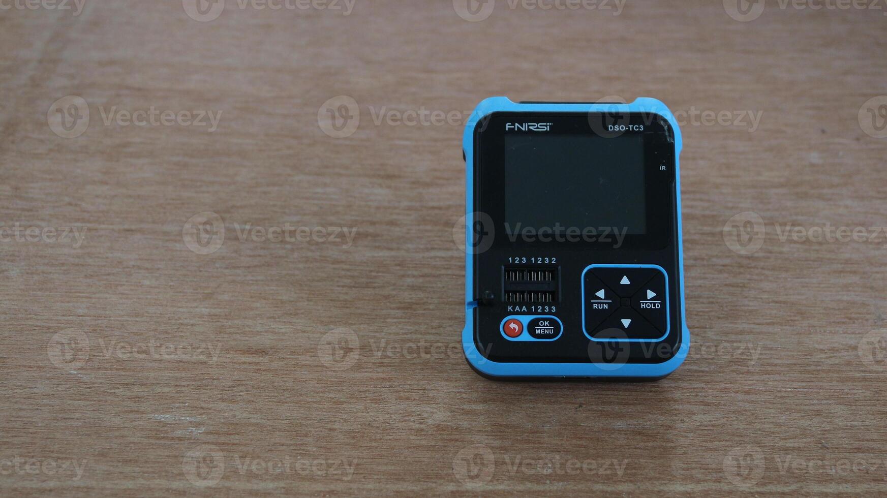 DSO-TC3 is a 3 in 1 digital oscilloscope, transistor tester. photo