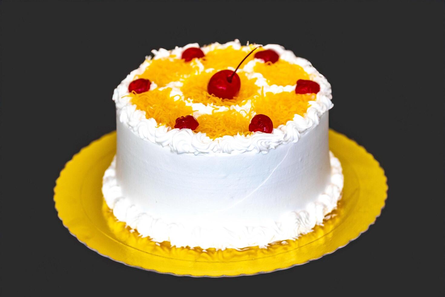 Classic Marta Rocha cake pie developed in honor of Miss Brazil made with egg thread, baba de moca, walnuts, rt photo