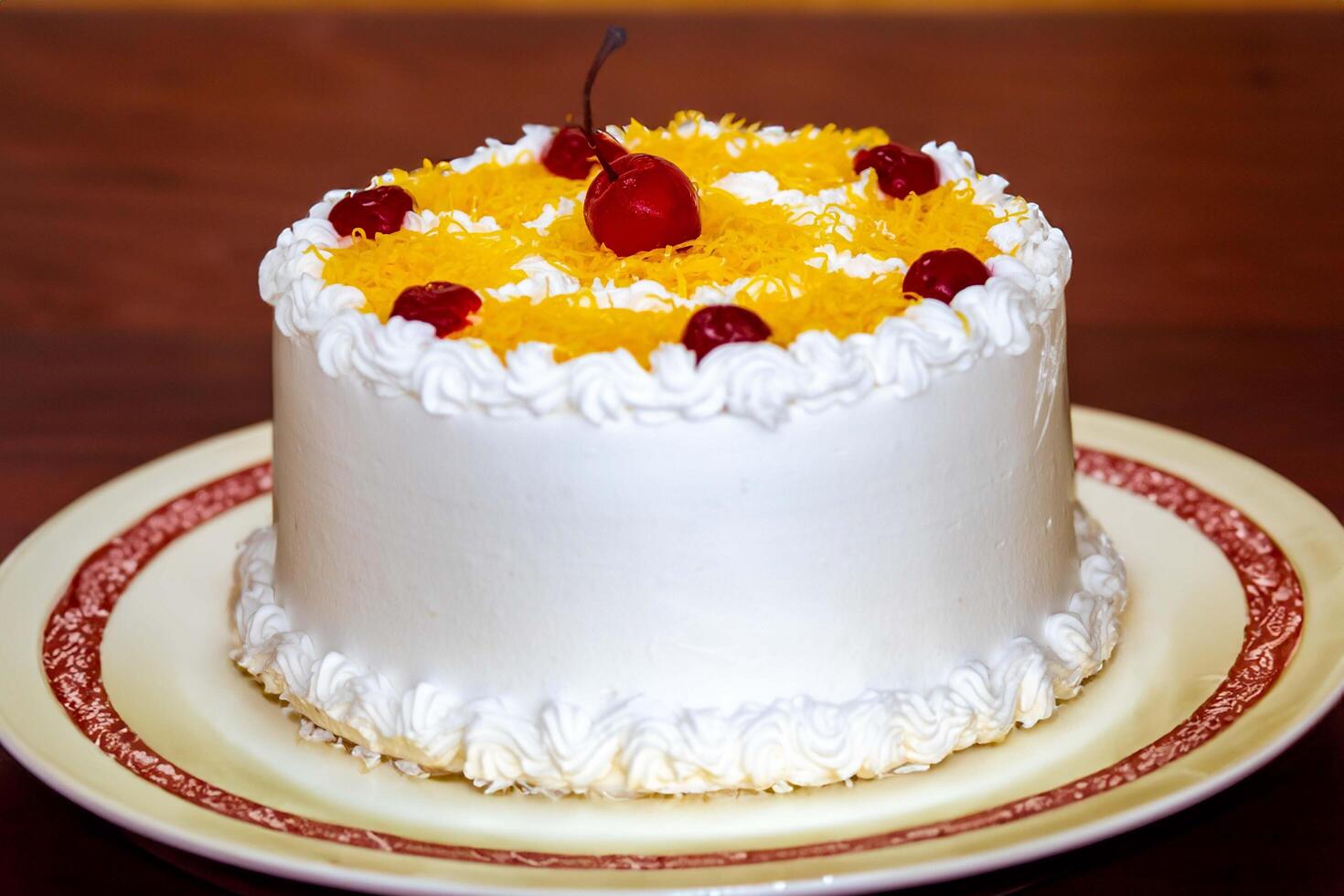 Classic Marta Rocha cake pie developed in honor of Miss Brazil made with egg thread, baba de moca, walnuts, photo