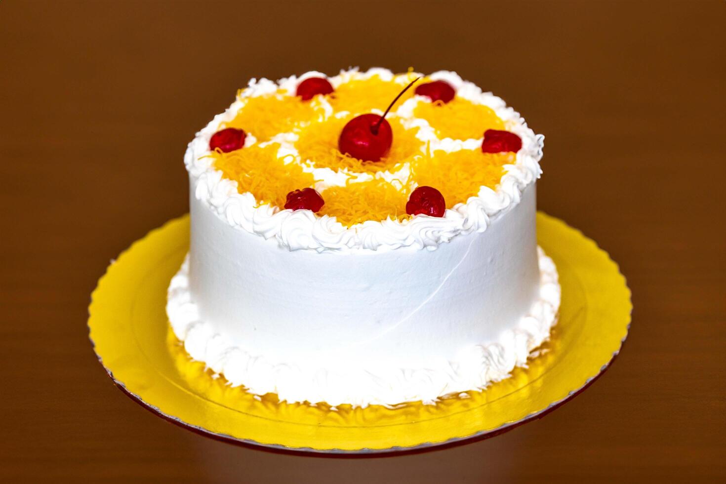 Classic Marta Rocha cake pie developed in honor of Miss Brazil made with egg thread, baba de moca, walnuts, mrt45 photo