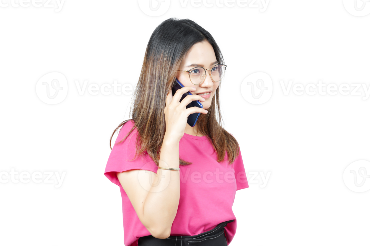 A woman in pink shirt talking on a cell phone png