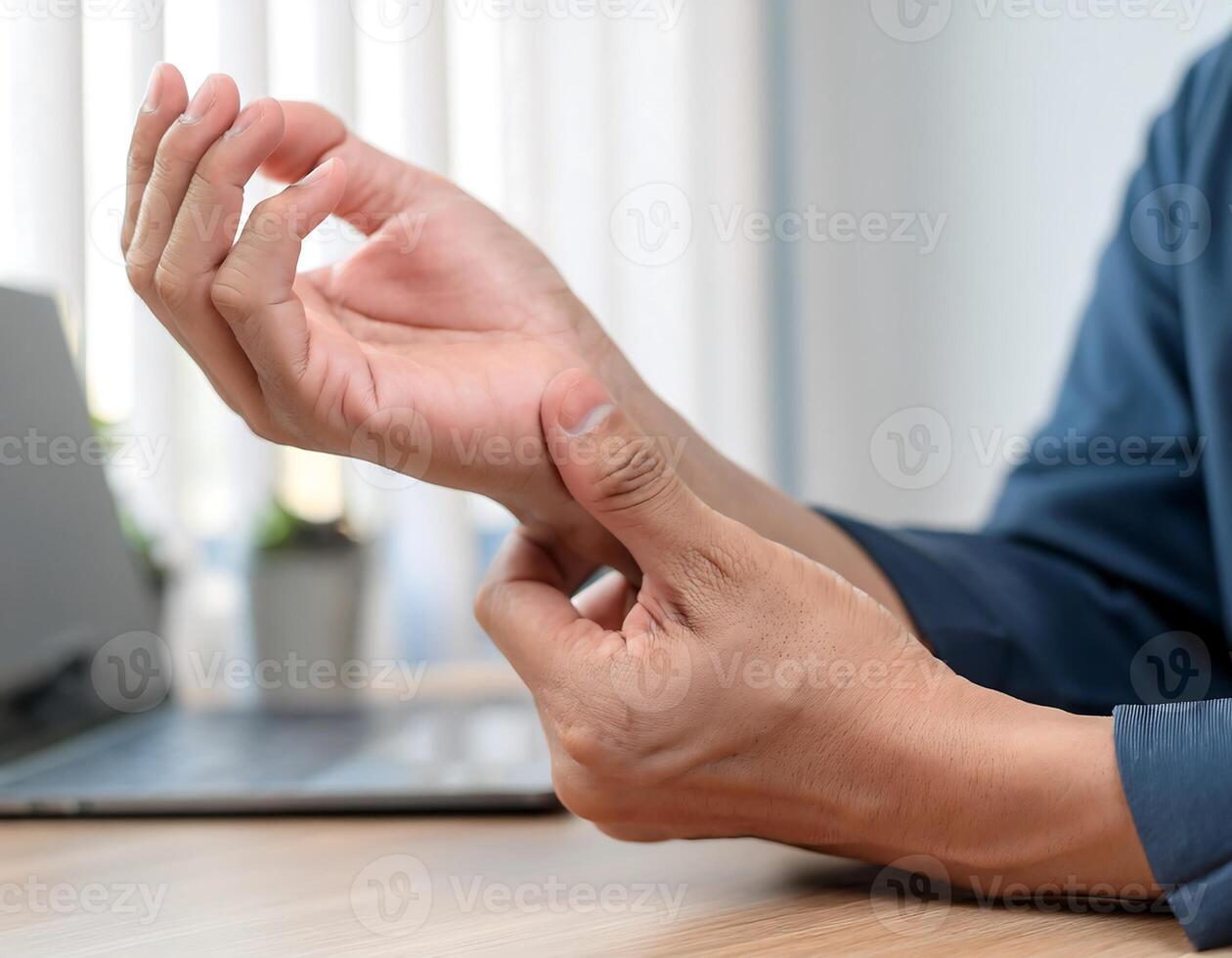 Hand Fatigue and Stiffness from Excessive Computer Use photo