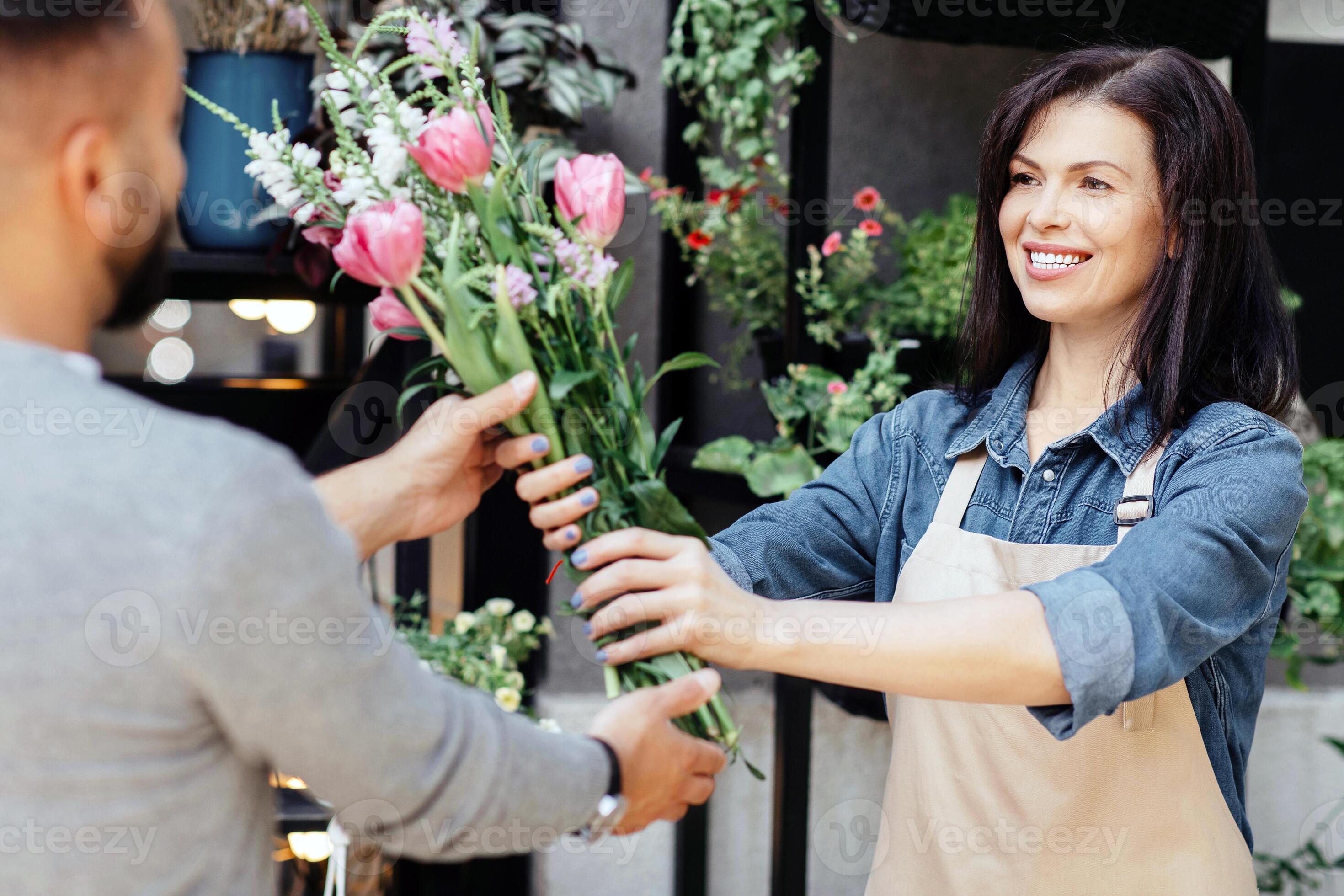 The Little Shop of Flowers ATELIER COAT Oscar de la Renta
