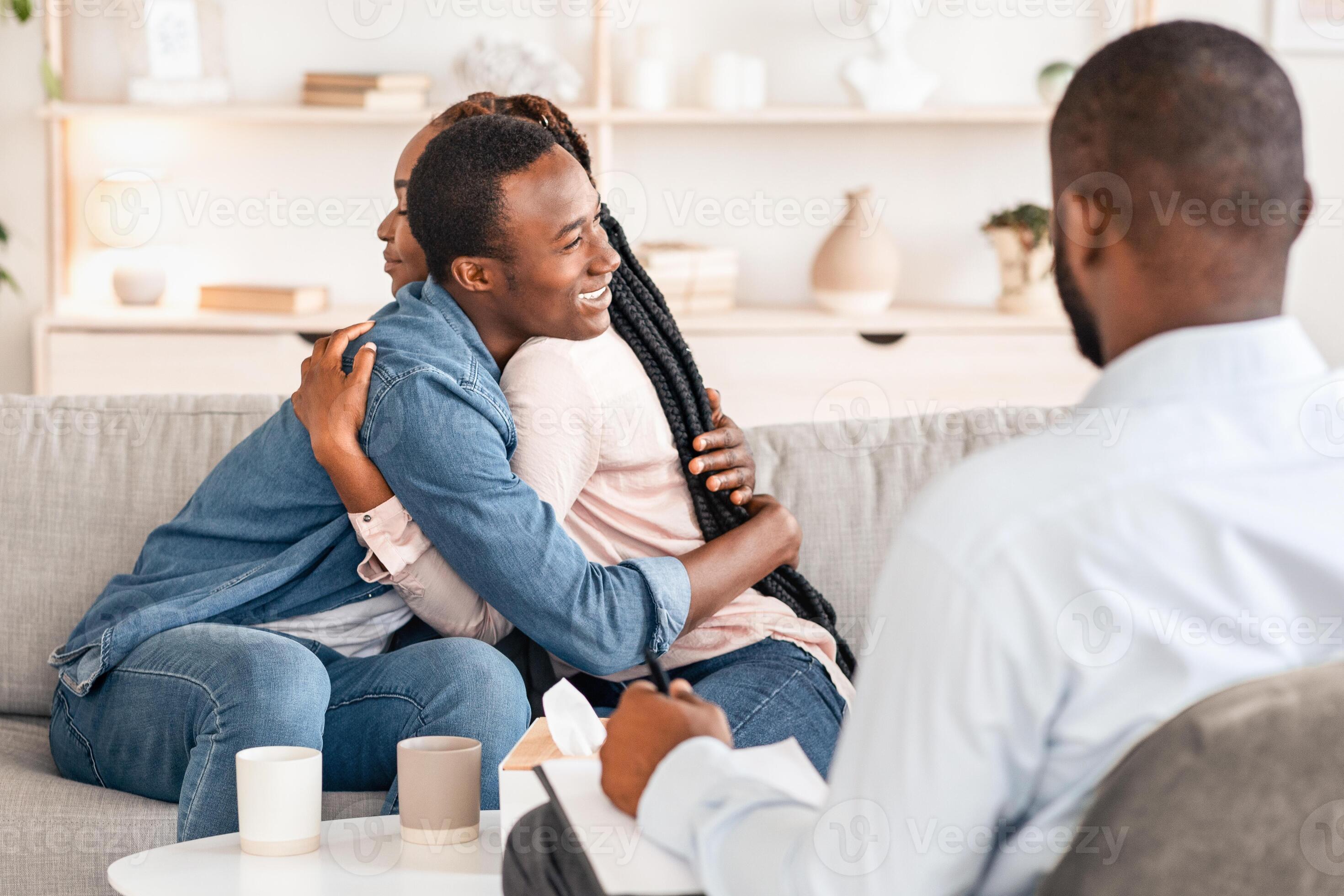 Pessoas felizes e satisfeitas