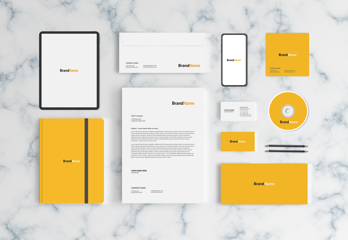 Stationary Mockup With Tab and Notebook psd