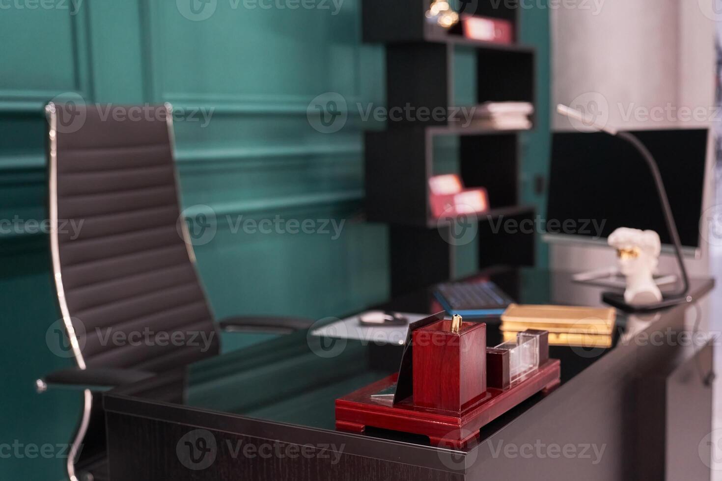 A minimalist home office with an elegant desk, ergonomic chair, minimalist decor and ample natural light creates a functional and aesthetic workspace. photo