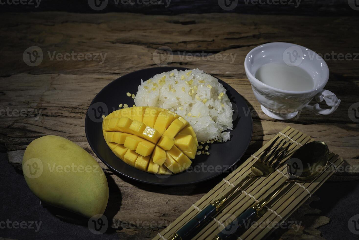 Street food, sticky rice with mango, Thai food, good taste, Asian food, popular photo