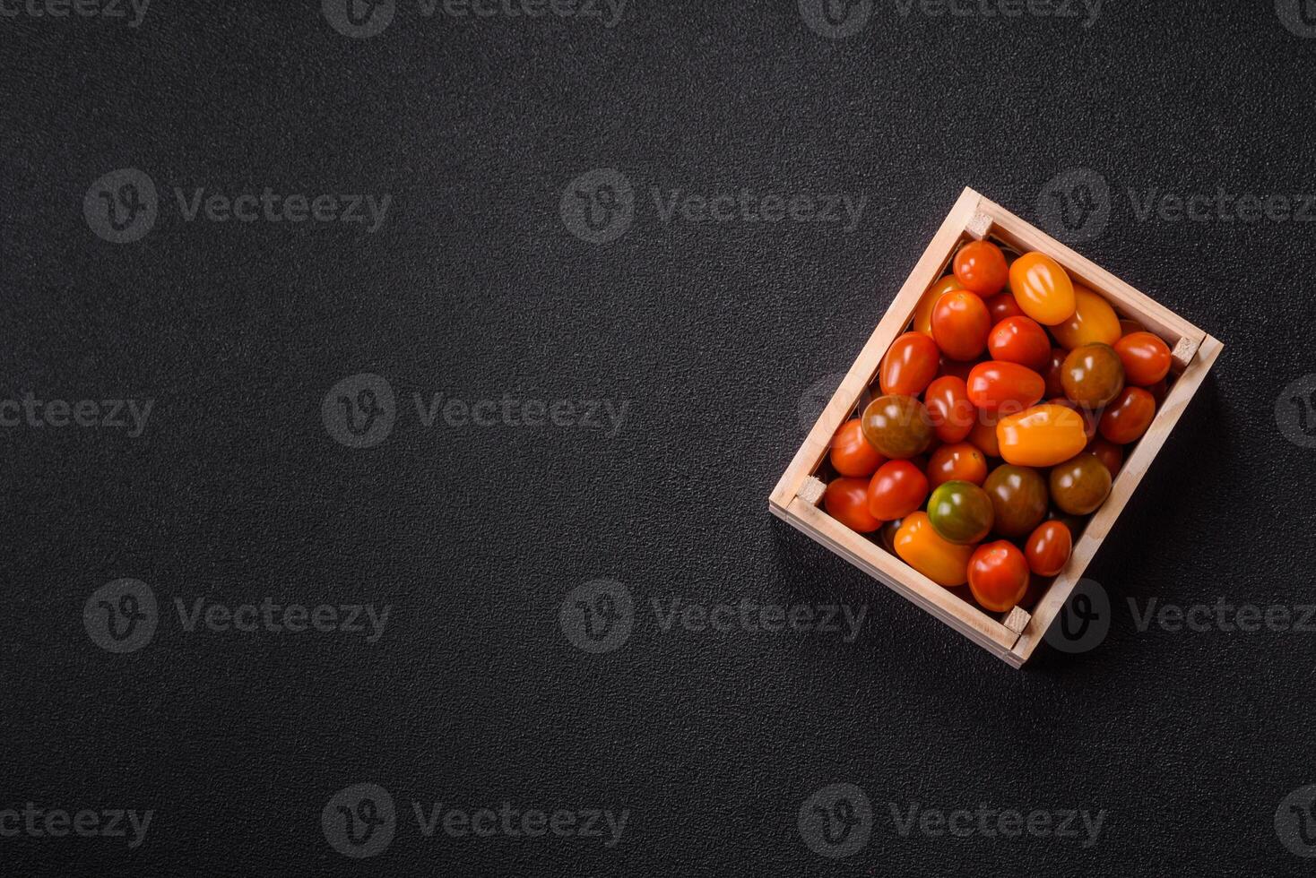 Tomatoes of different colors photo