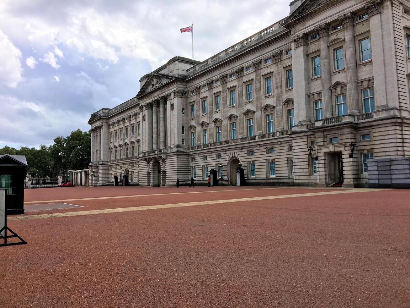 A view of Buckingham Palace in London in August 2023 in the evening photo