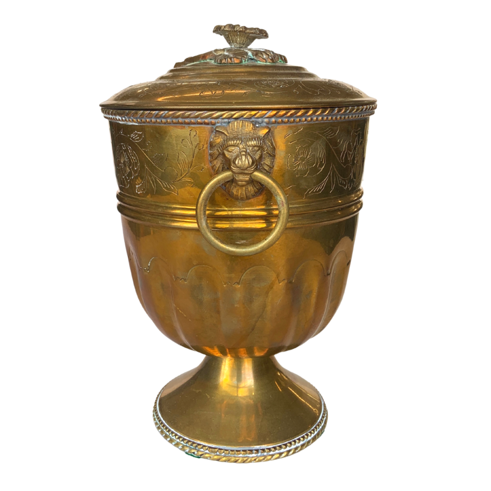 Brass Lion Head Ice Bucket png