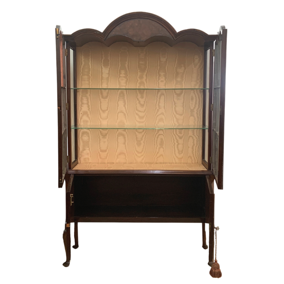 Queen Anne Cabinet Open png