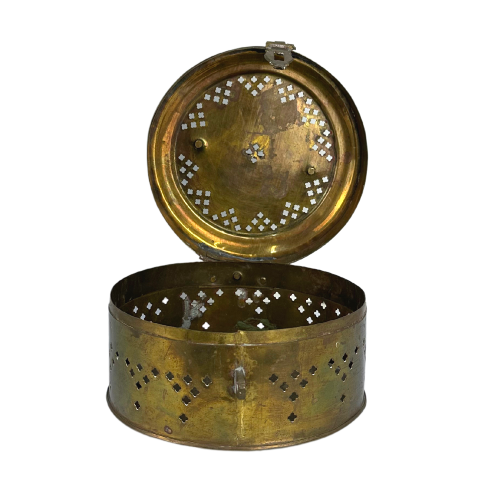 An Old Brass Cricket Box Open png