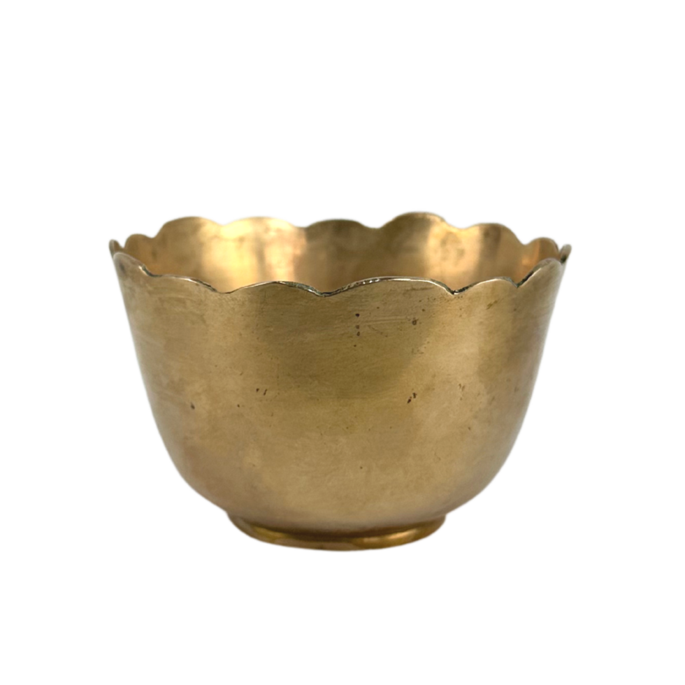 Small Brass Bowl Scallop Edge png