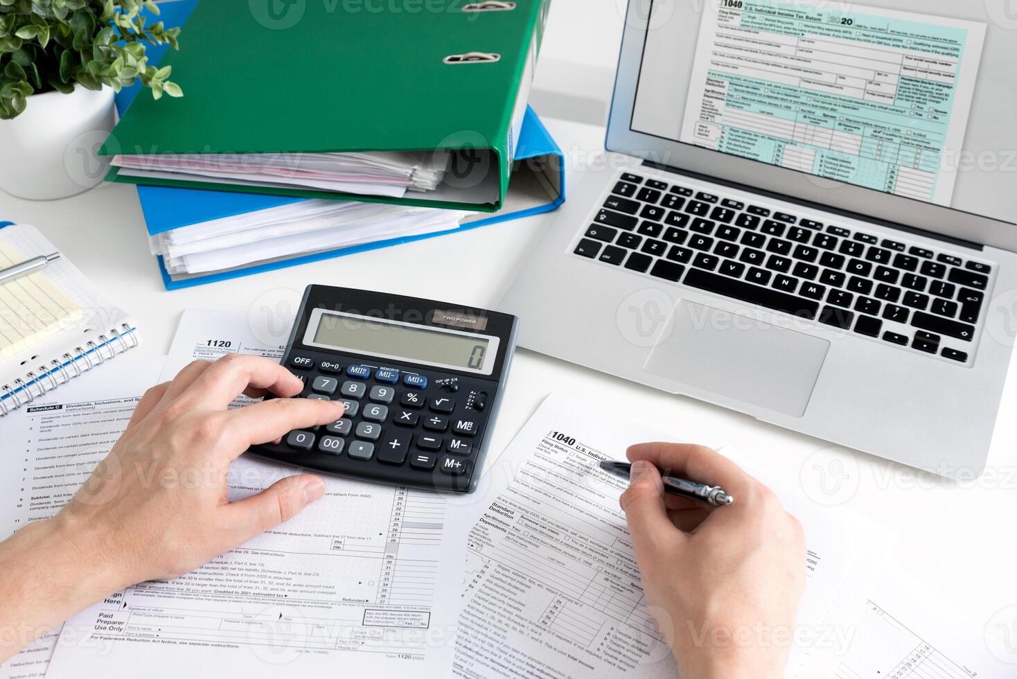 How to file taxes for free photo