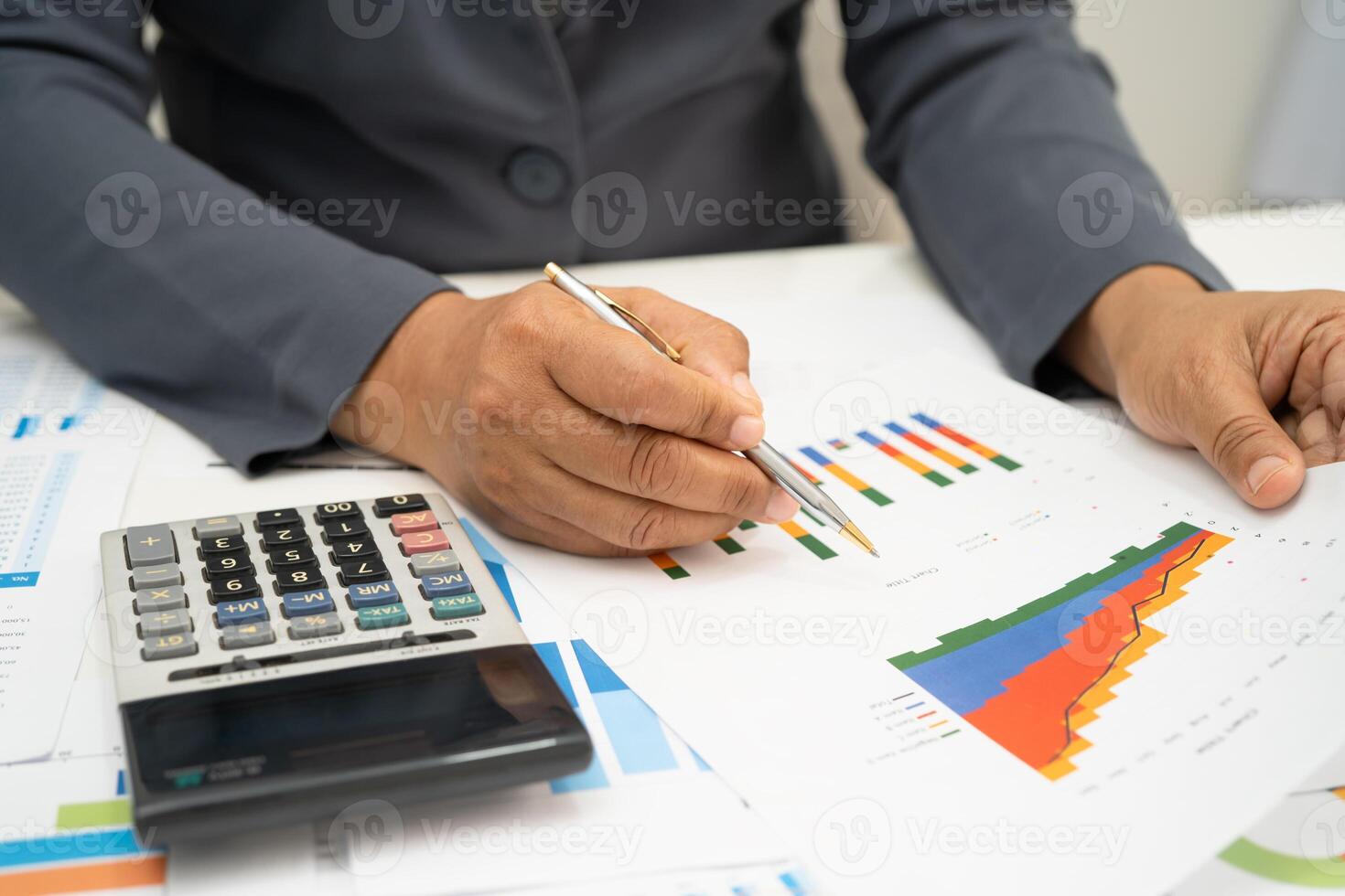 business woman working with graph. photo