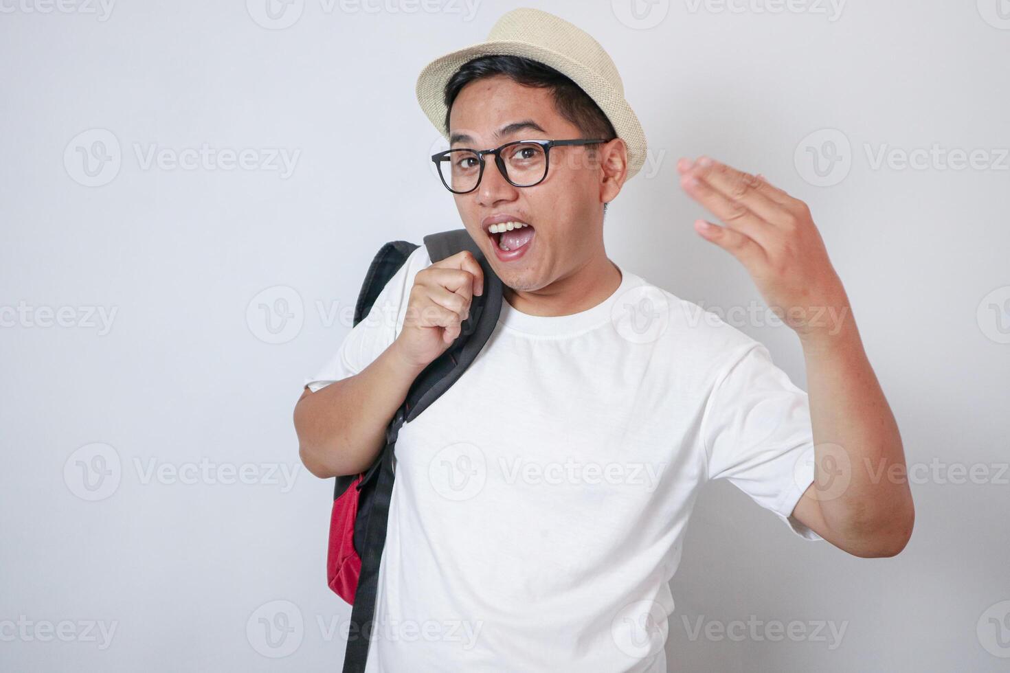 travel asian man come and join expression, isolated on white background photo