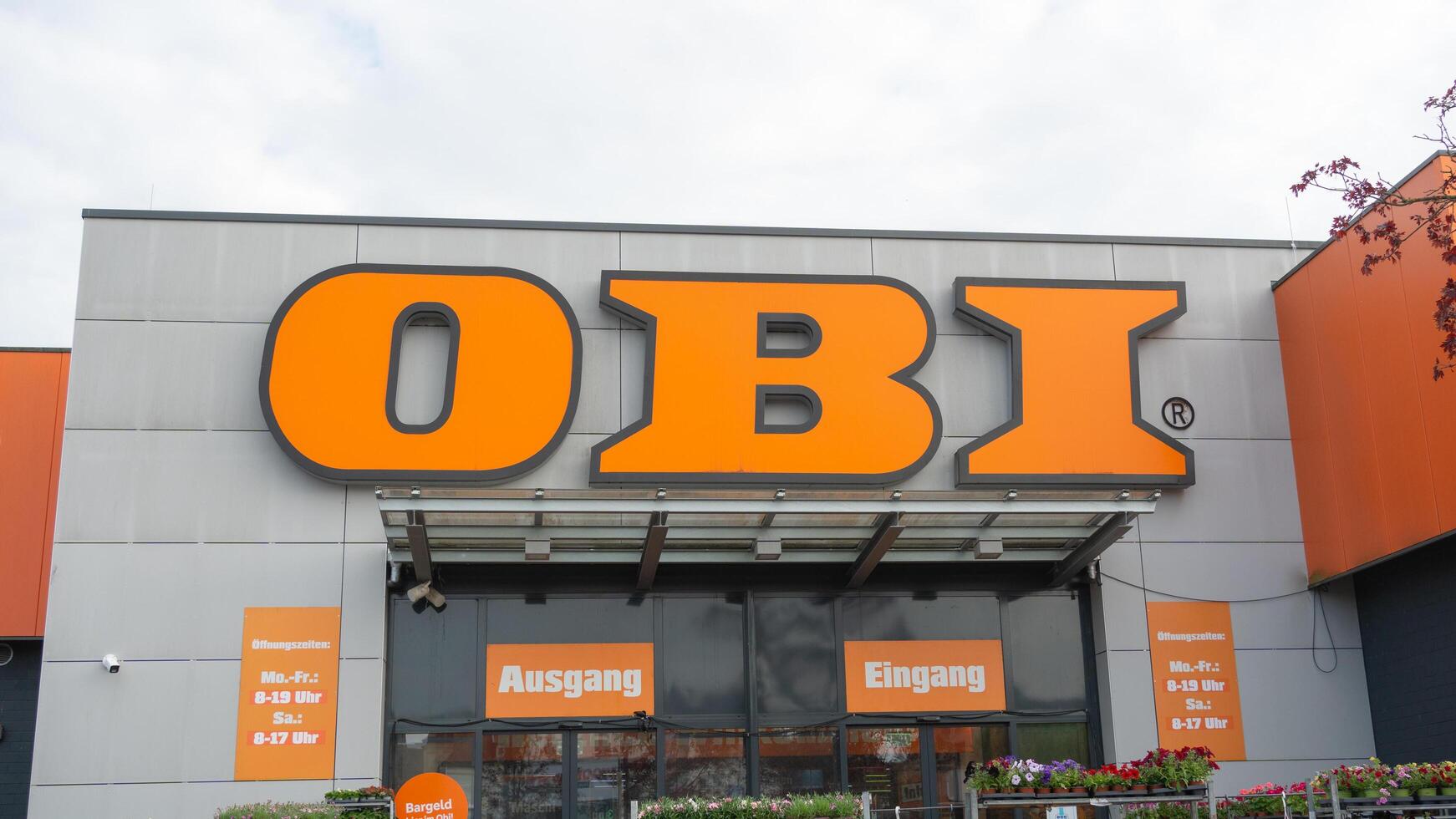 Bad Hersfeld, Germany, 04.20.25. OBI Storefront with Prominent Signage and Entrance photo