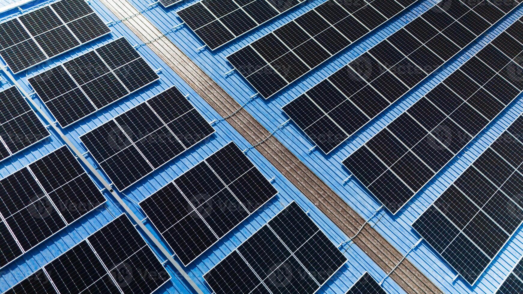 A view of solar panels on a building photo