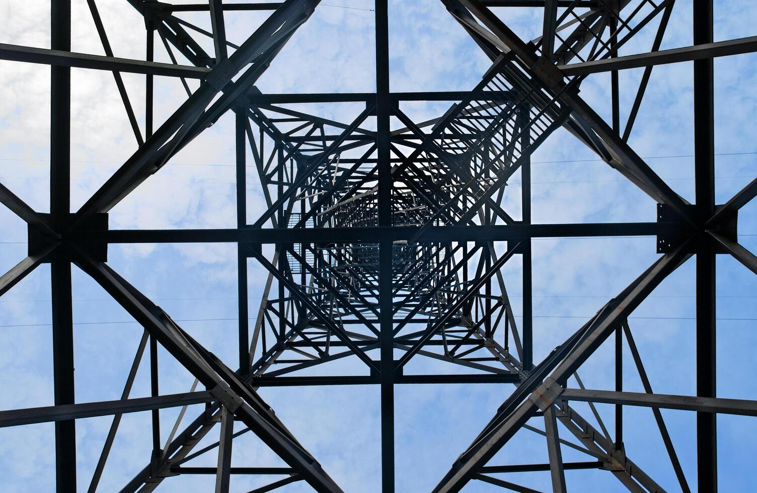 Power transmission pole, directly from below photo