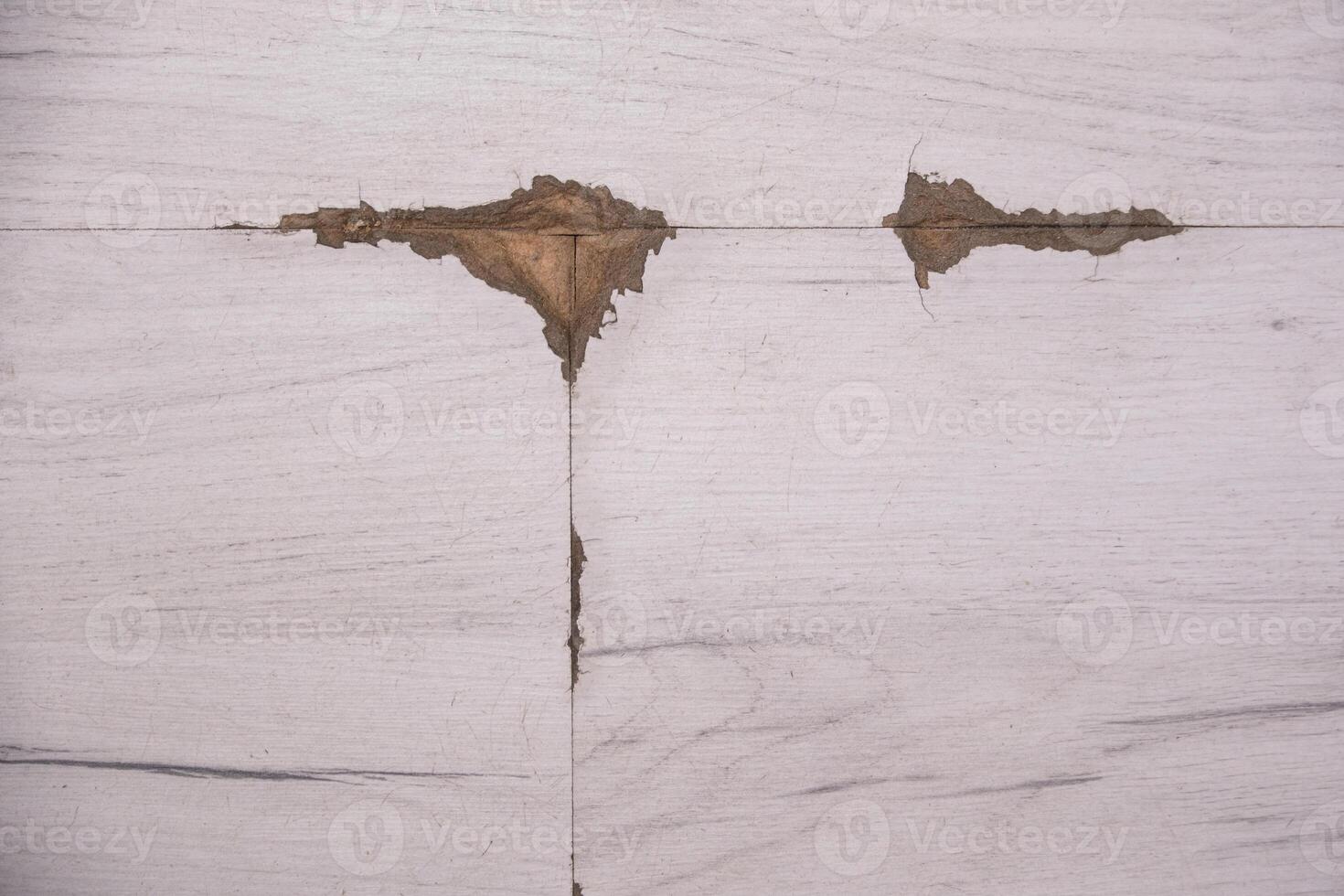 poor quality light laminate was damaged during use photo