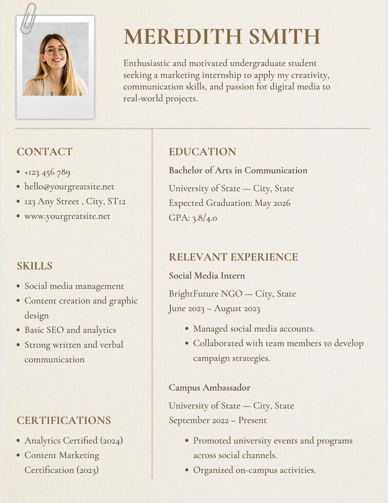 Paper Minimalist Internship Resume template