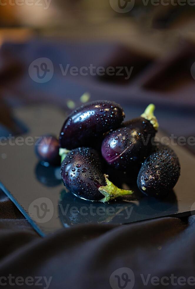 dark background, rustic style, selective focus, low key photo