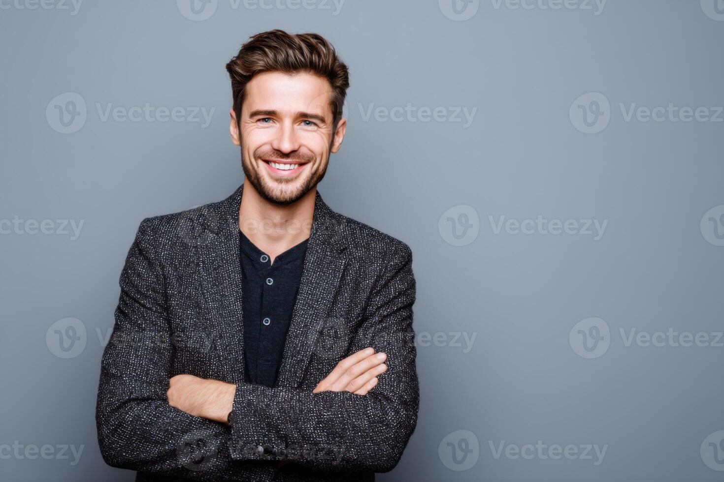 Smiling Man in Stylish Jacket A Portrait of Confidence and Charm Today photo