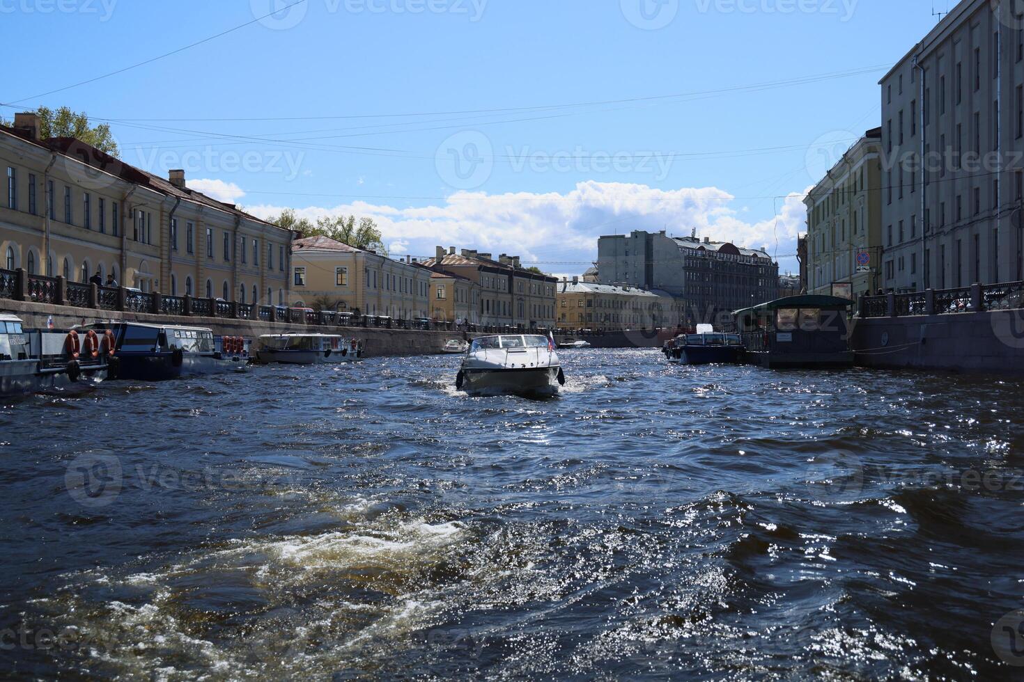 Explore the enchanting waterway in a historic city, ideal for discovery and relaxation photo