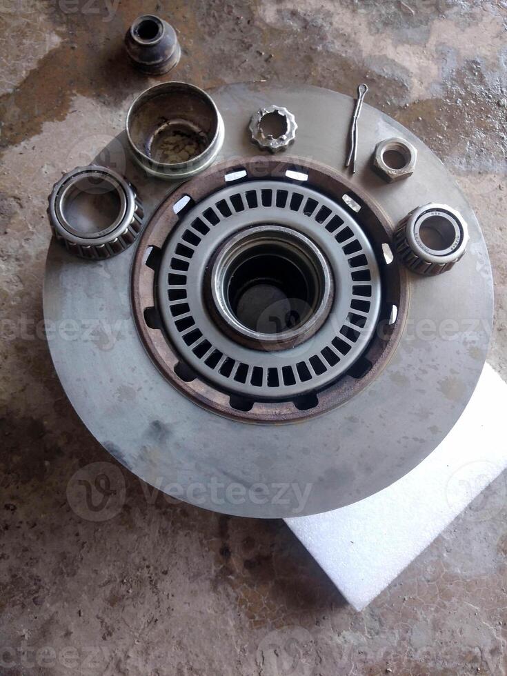 Vehicle Clutch Plate repaired and greeced photo