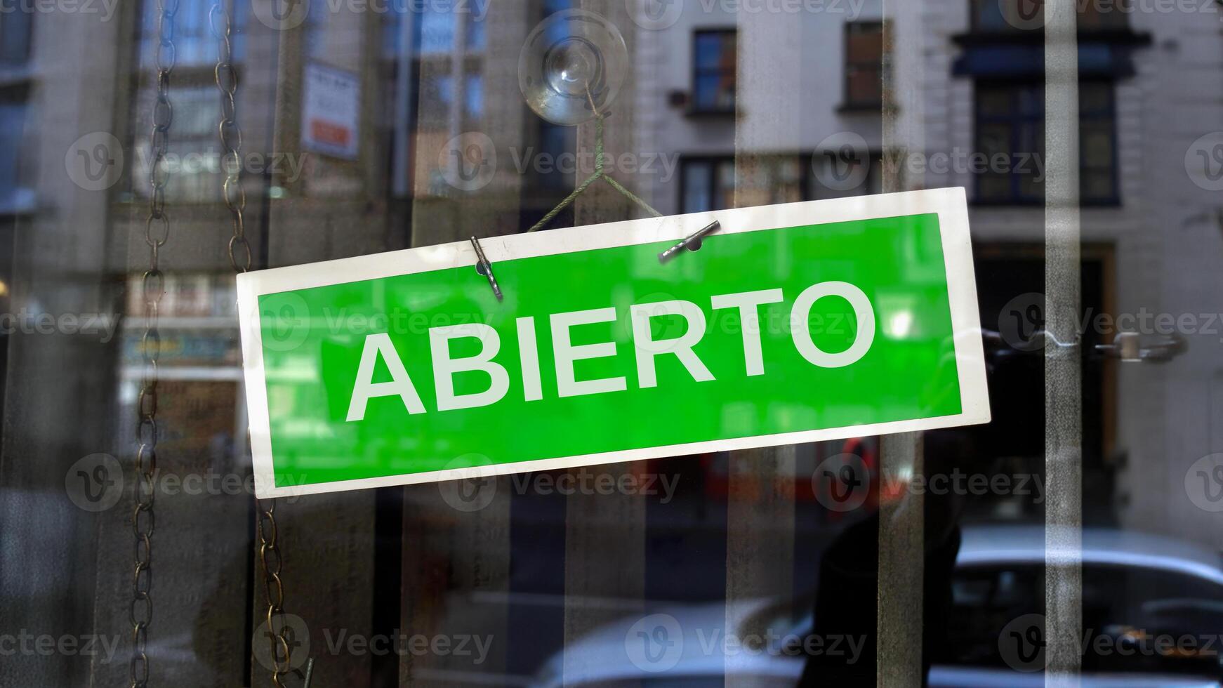 open sign in Spanish photo
