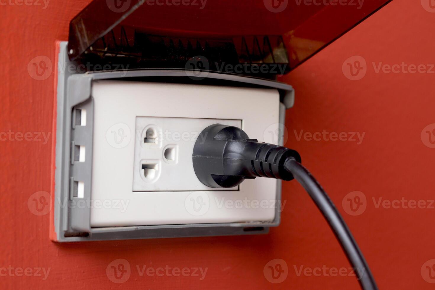 A good quality power plug can greatly reduce the risk of fire. photo