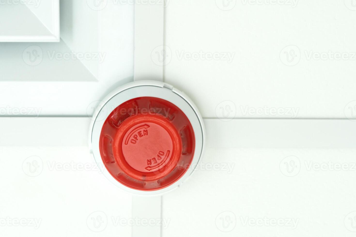 fire smoke detector with dust cap fitted. photo