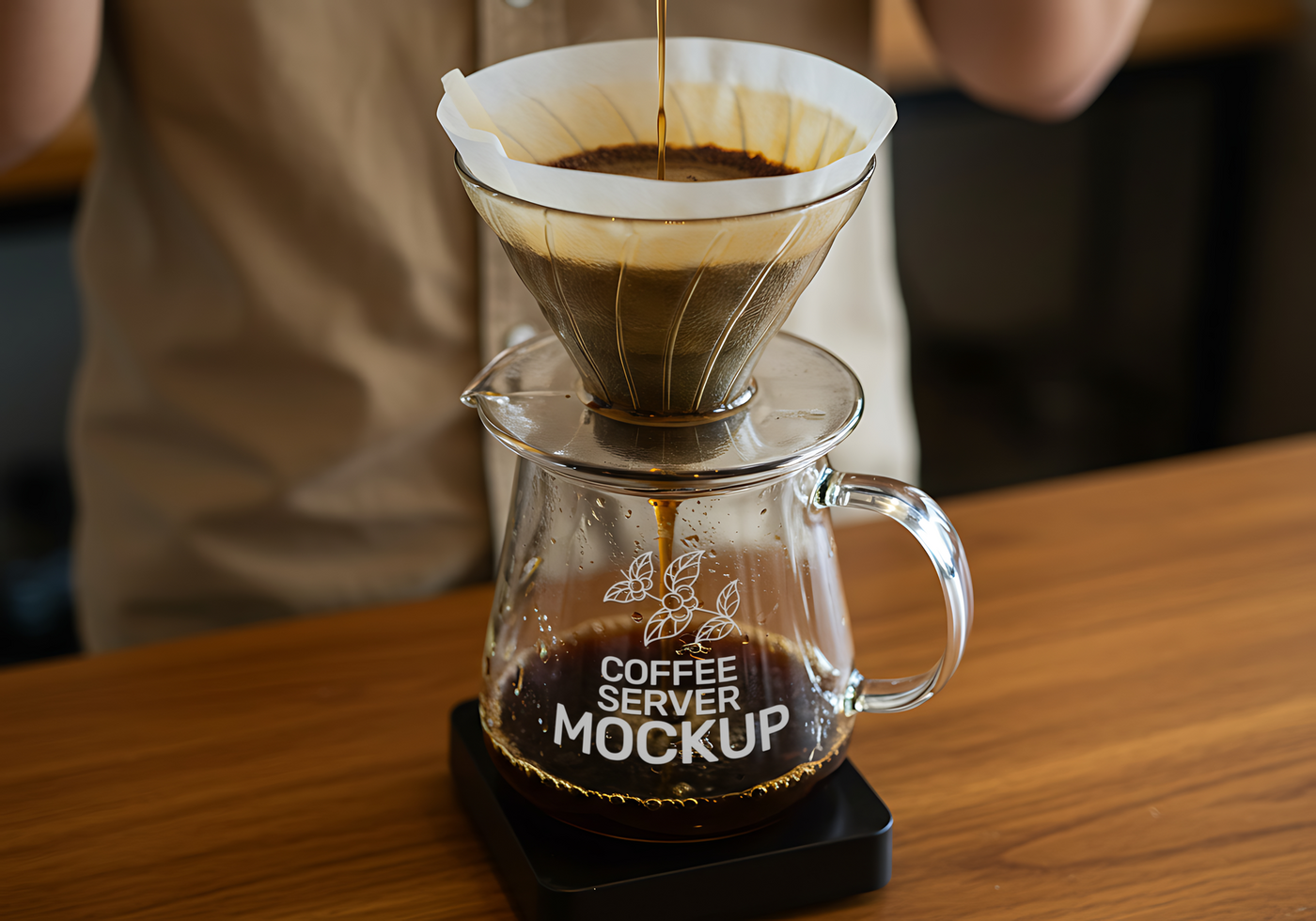 Pour-Over Coffee Brewing Process in a Glass Server psd
