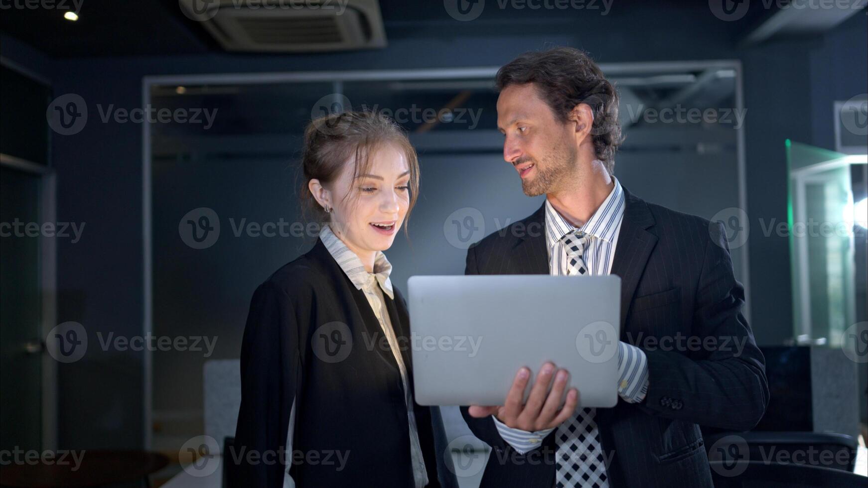In the office, two businessmen and women discuss and exchange idea and give advice to each other to complete the work,72 photo