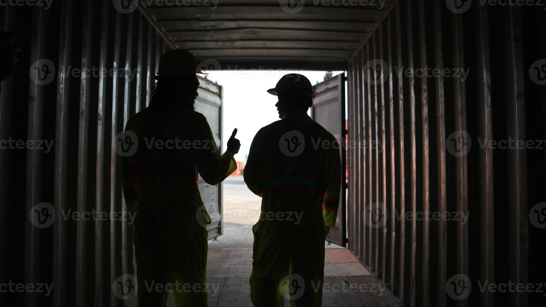 Engineers and technicians inspect the inside of containers and order repairs at the container manufacturing and storage site,92 photo
