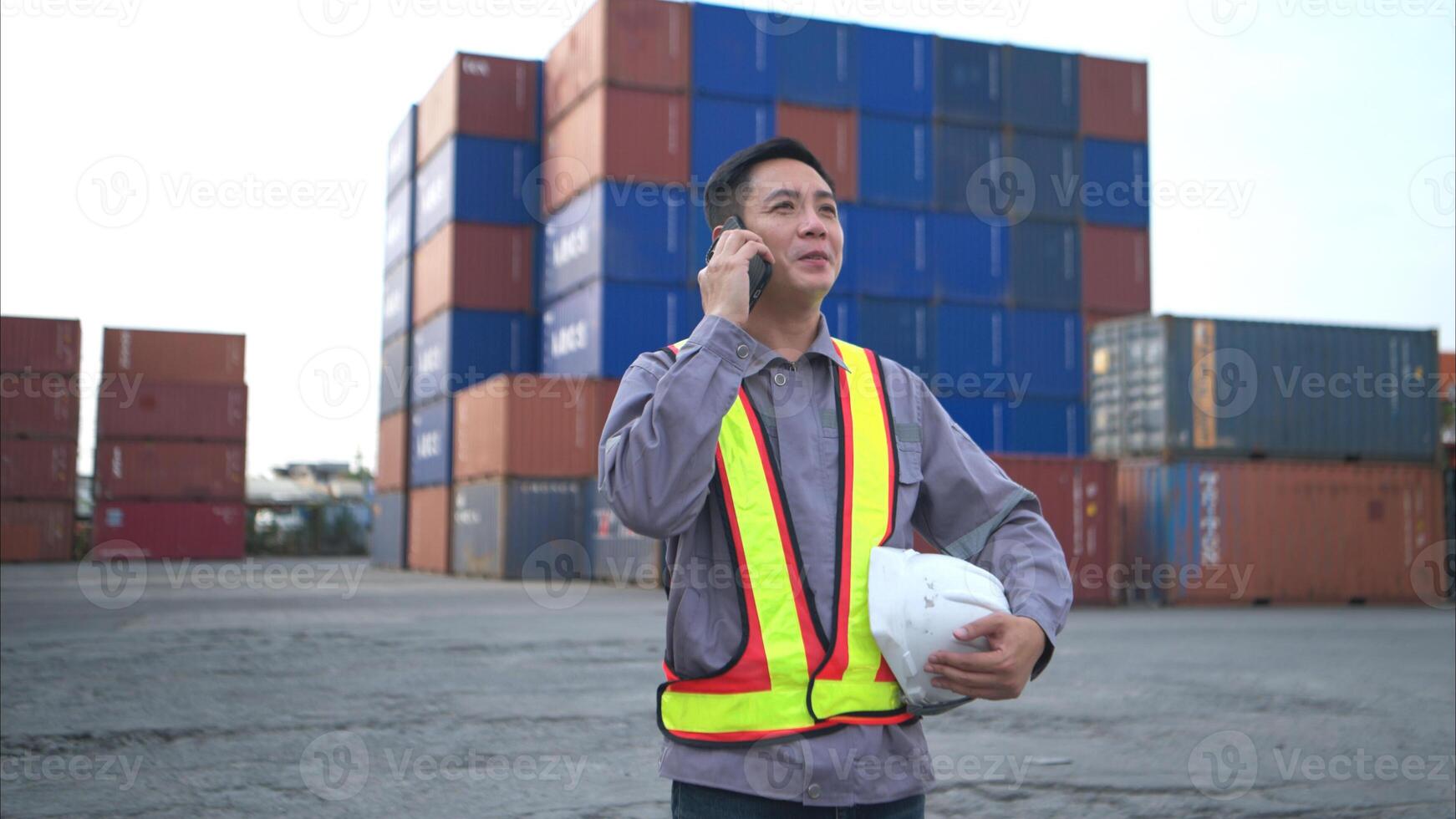 Engineers inspect the standards of containers that are made and repaired,90 photo