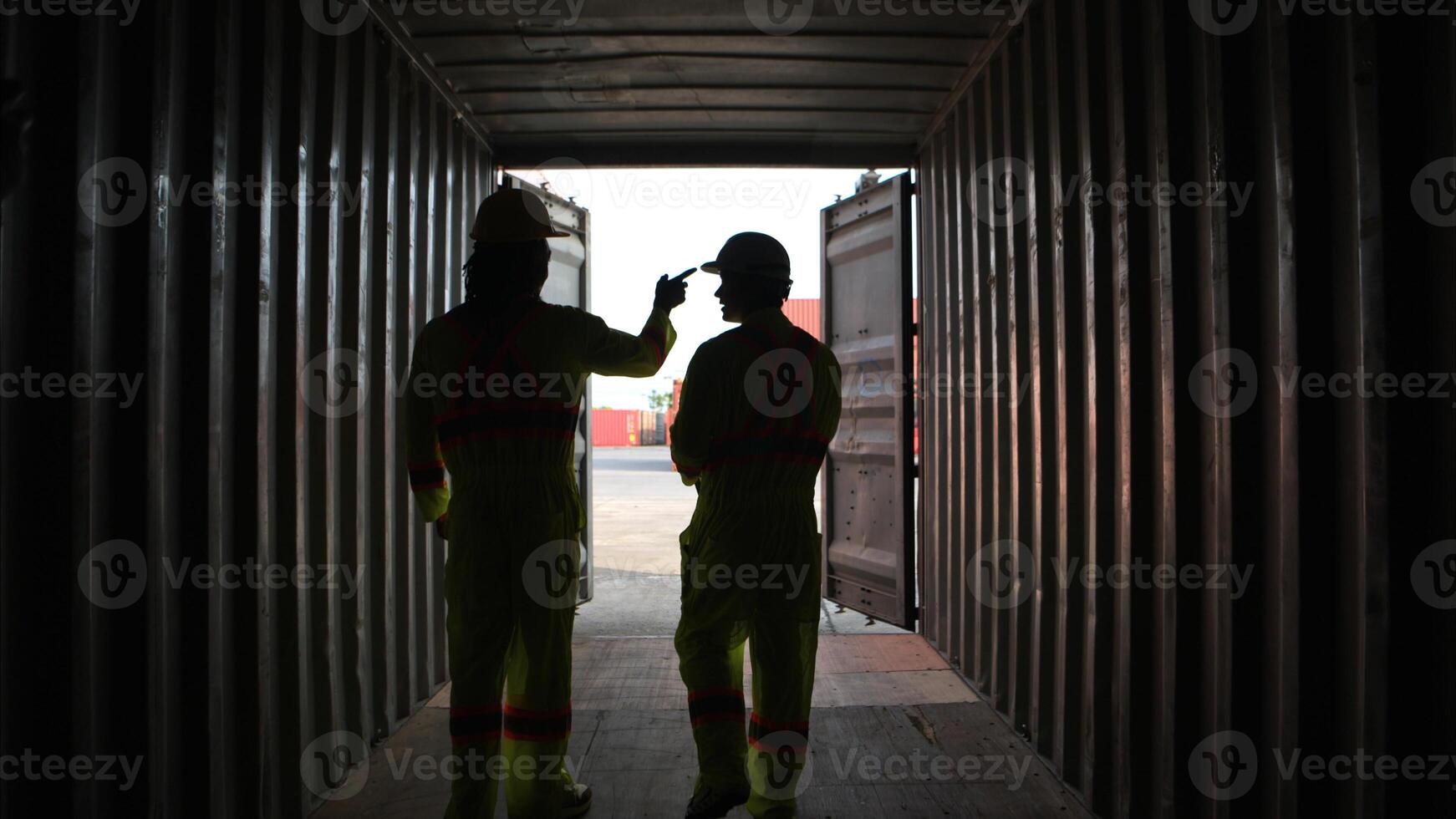 Engineers and technicians inspect the inside of containers and order repairs at the container manufacturing and storage site,78 photo