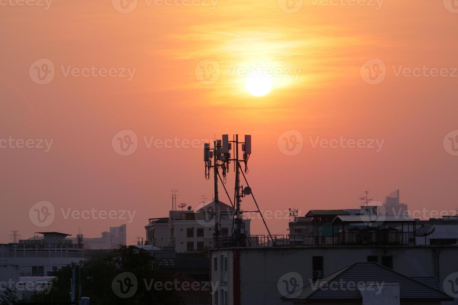 Urban sunset silhouette cityscape photography evening elevated view aesthetic serenity photo