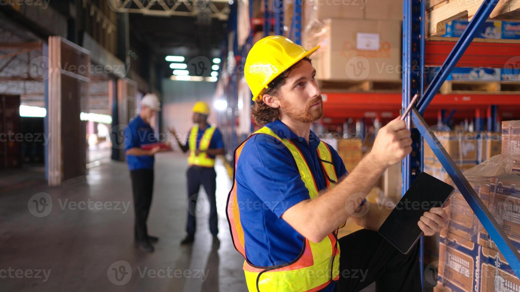 Portrait of warehouse workers are reviewing the list of items based on the documentation,104 photo